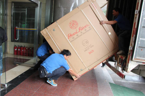 镇康钢琴贵重工艺品无忧运
